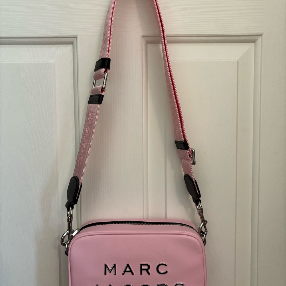 Marc Jacobs Pink Crossbody Bag with Adjustable Strap and Minimalist Design